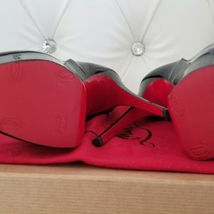 Christian Louboutin Lady Peep Black 6".